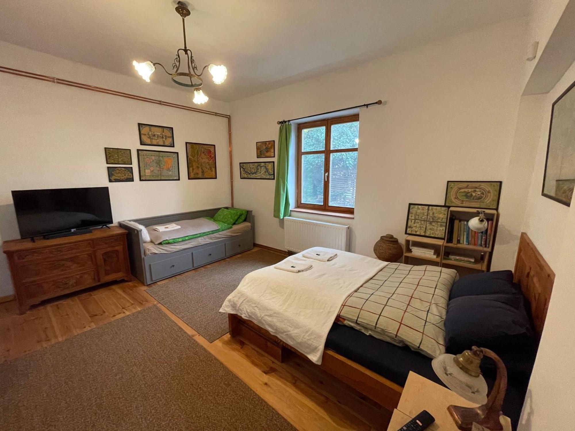 Rustic Cottage & Garden Retreat On Buda Hilltop Budapest Extérieur photo